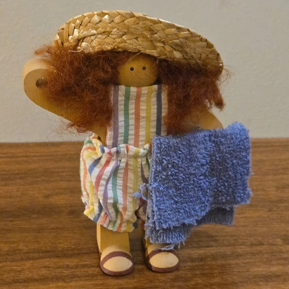 Ladie and Friends Inc. handcrafted wooden